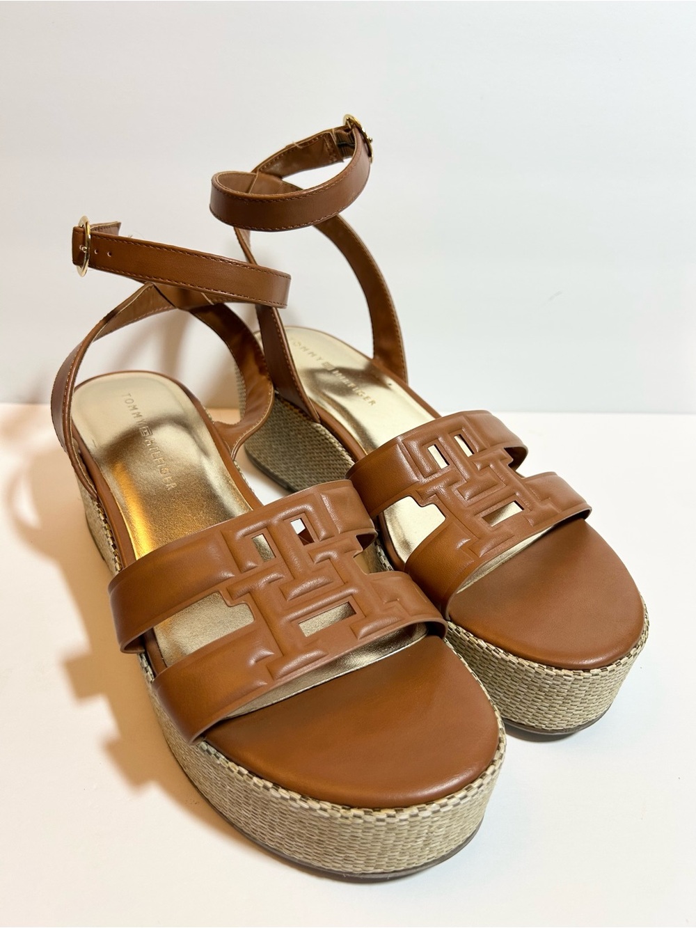 Tommy Hilfiger Women's Vastie Wedge Sandal